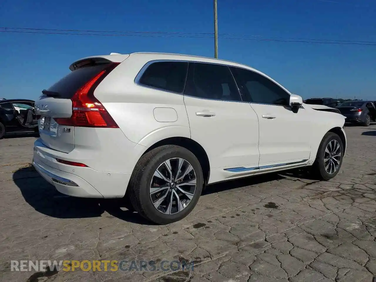 3 Photograph of a damaged car YV4L12RE8P1257476 VOLVO XC60 2023