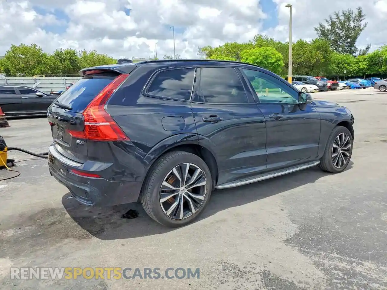 3 Photograph of a damaged car YV4L12RM5P1264747 VOLVO XC60 2023