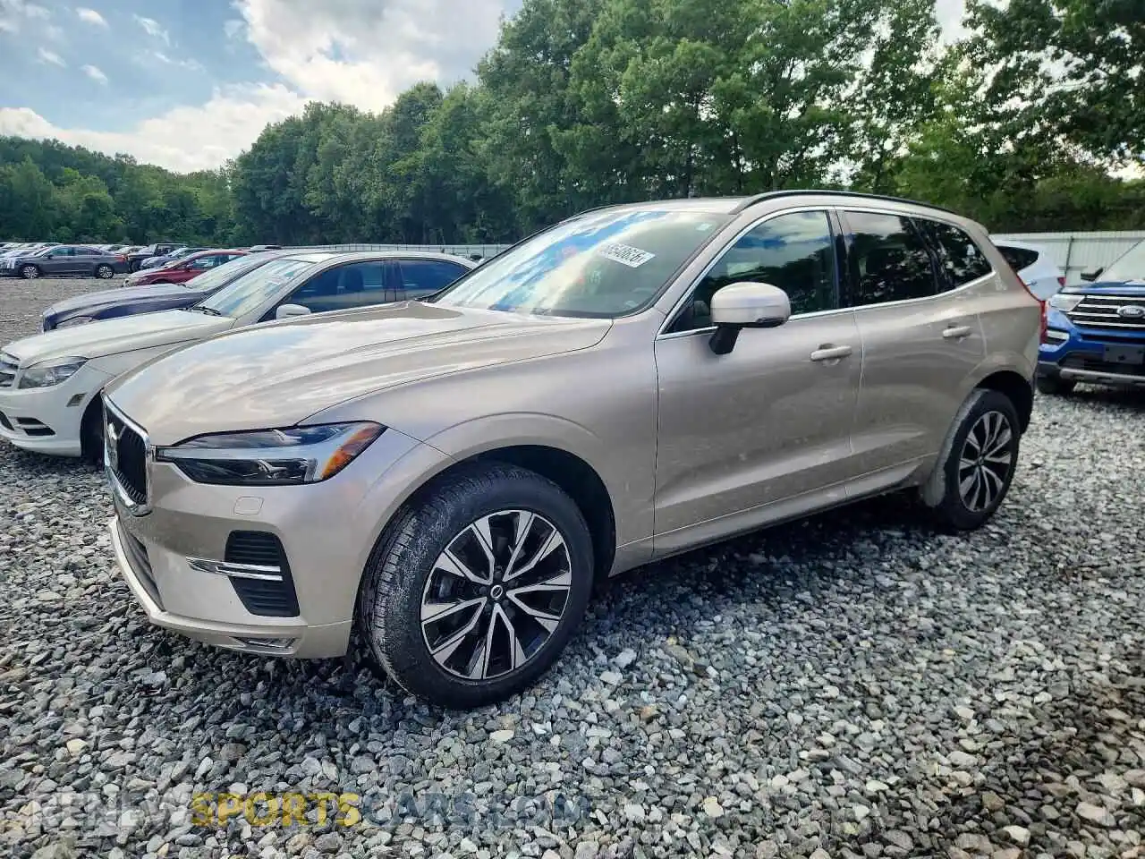 1 Photograph of a damaged car YV4L12RV7P1203781 VOLVO XC60 2023