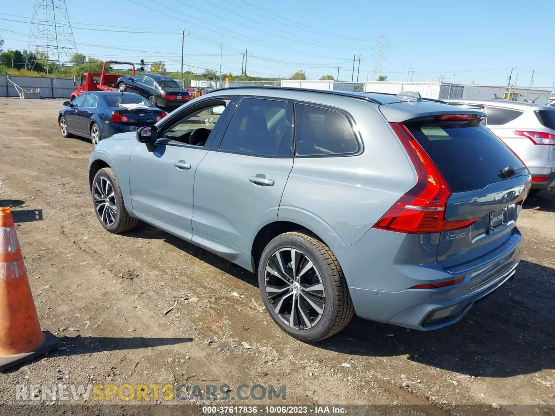 3 Photograph of a damaged car YV4L12RW3P1348258 VOLVO XC60 2023