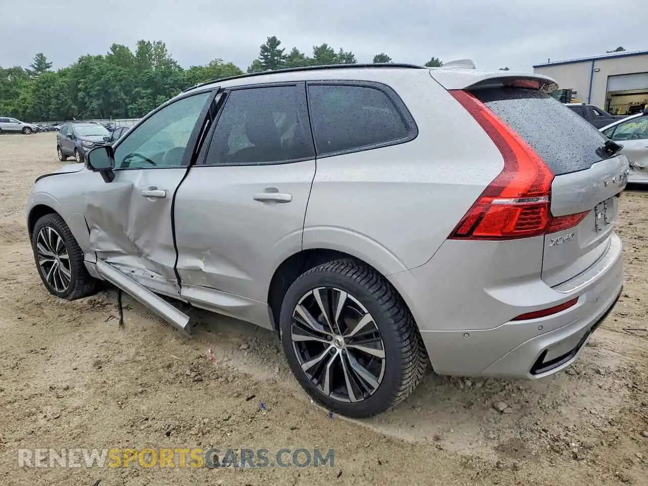 2 Photograph of a damaged car YV4L12RW6P1206387 VOLVO XC60 2023