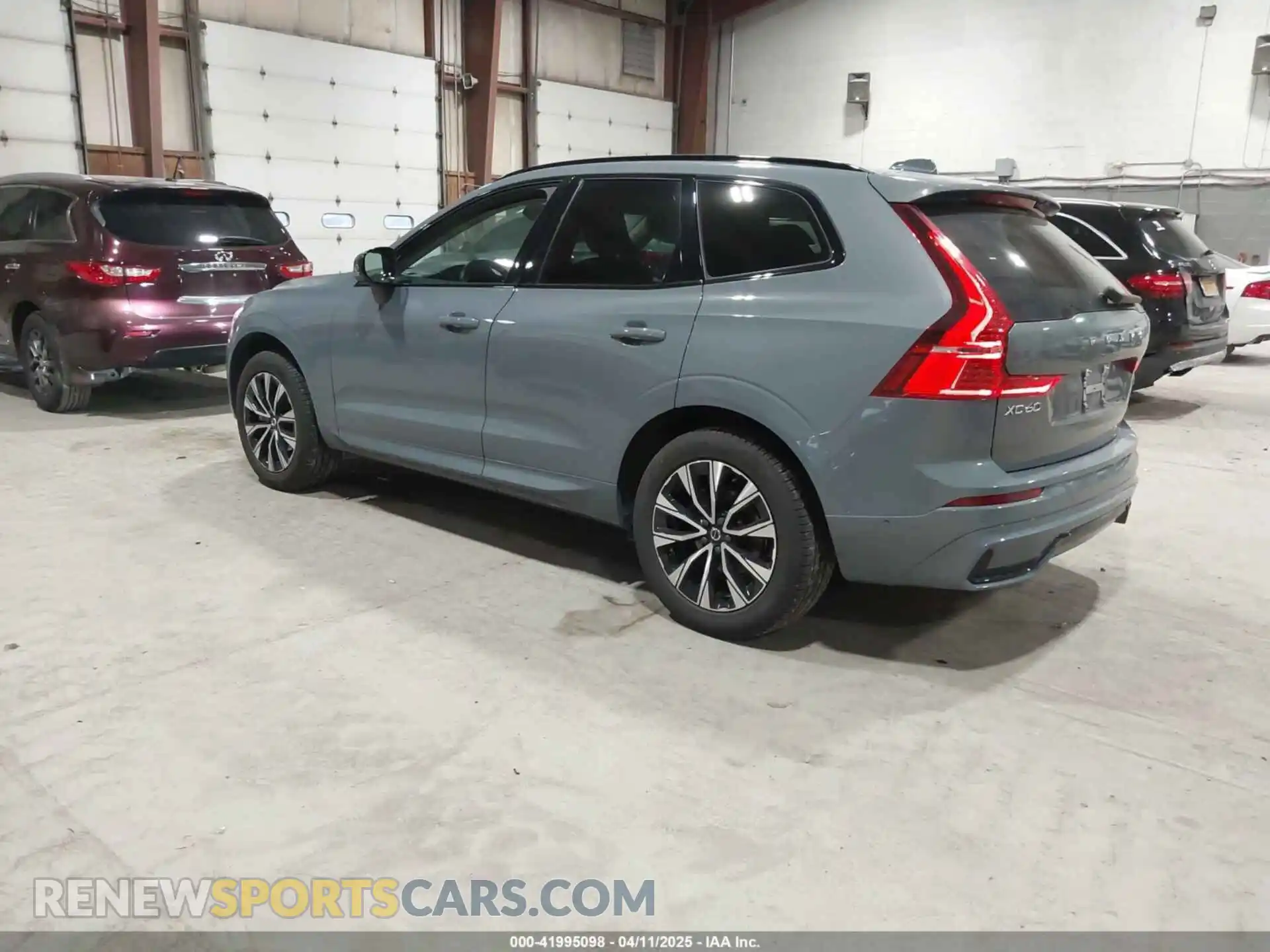 3 Photograph of a damaged car YV4L12RW7P1253928 VOLVO XC60 2023