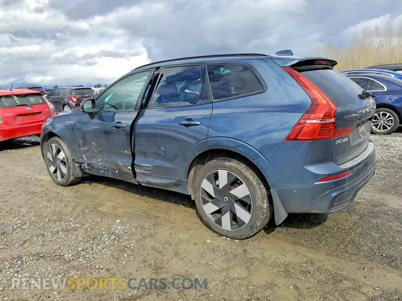 2 fotografías del automóvil dañado YV4H60DL6R1891759 VOLVO XC60 2024