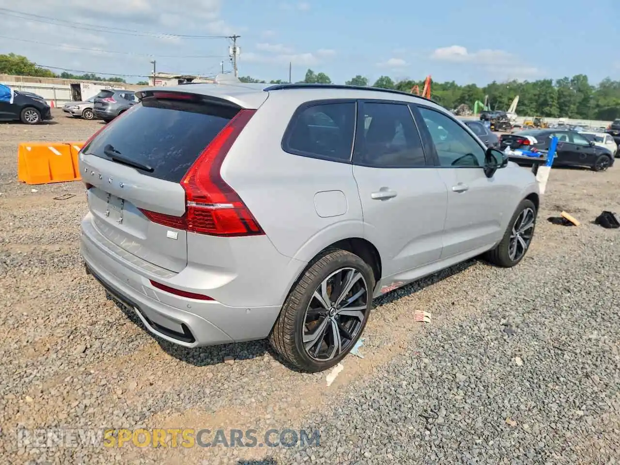 3 Photograph of a damaged car YV4H60DM6R1801924 VOLVO XC60 2024