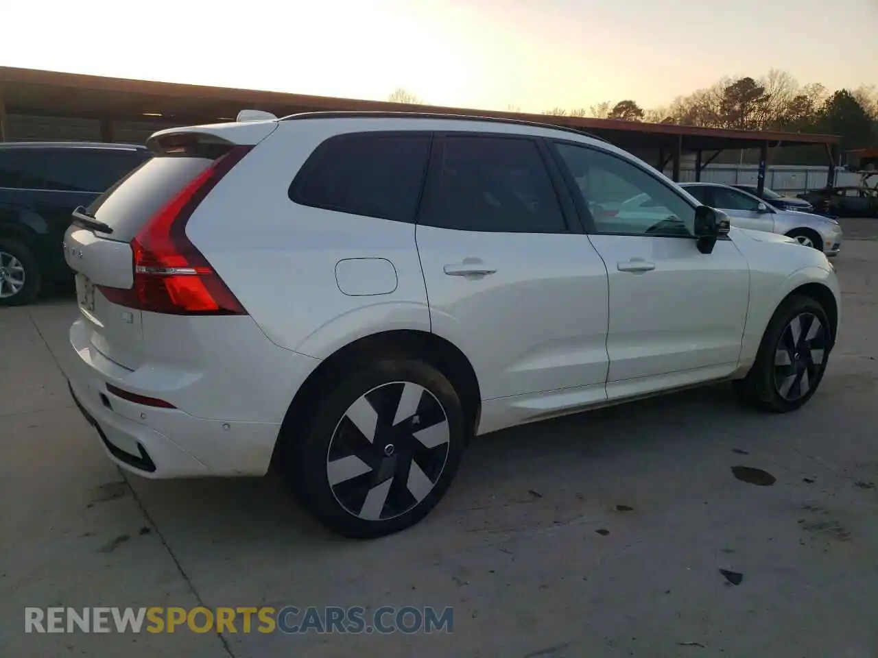 3 fotografías del automóvil dañado YV4H60DM7R1829649 VOLVO XC60 2024