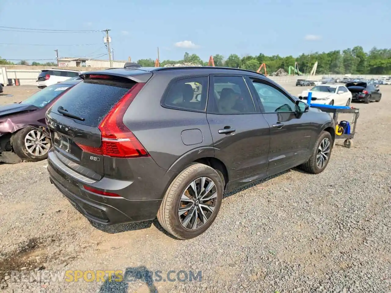3 Photograph of a damaged car YV4L12RK3R1909638 VOLVO XC60 2024