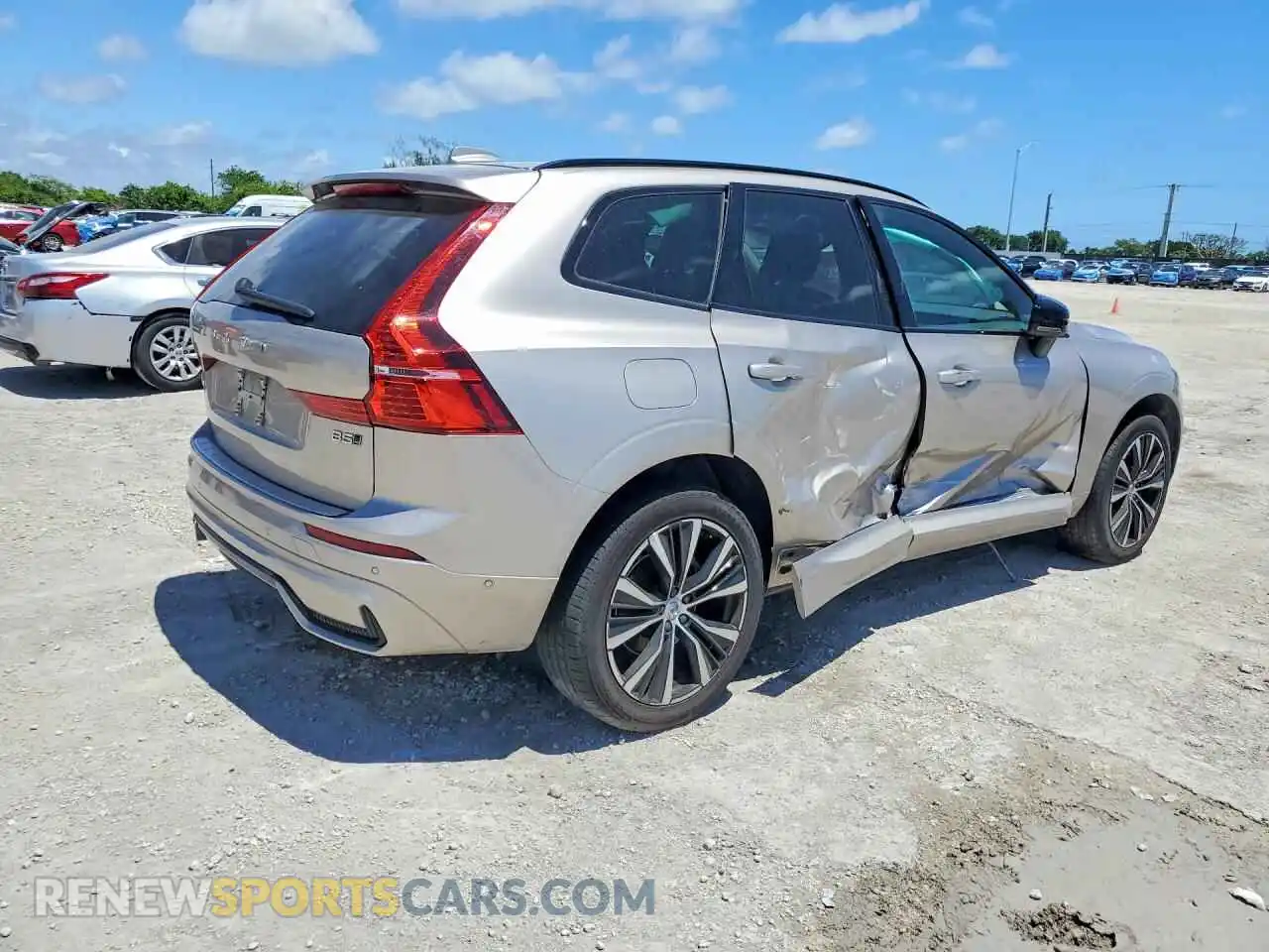 3 Photograph of a damaged car YV4L12RL0R1933551 VOLVO XC60 2024
