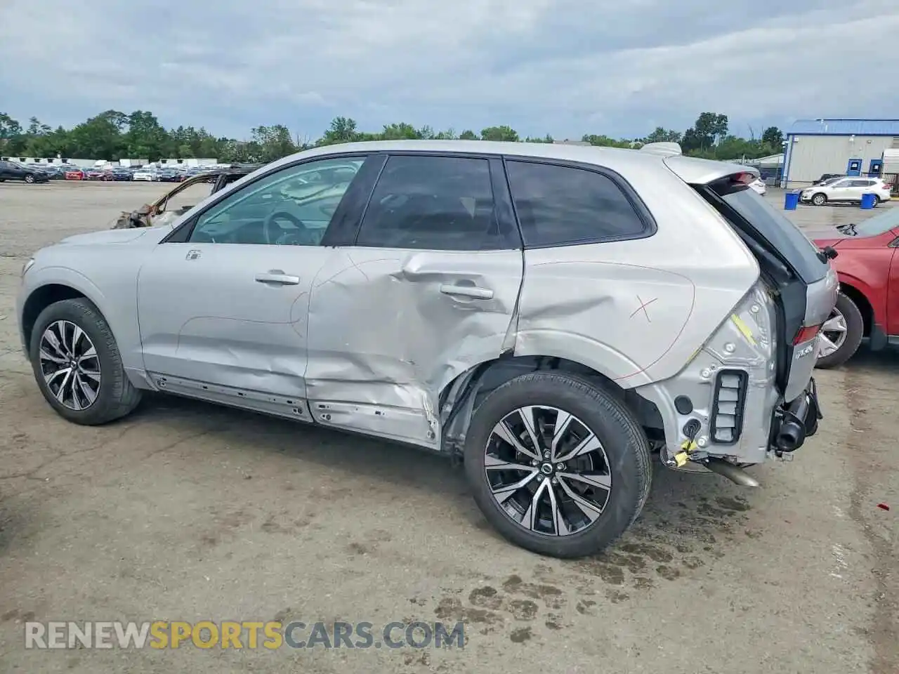 2 Photograph of a damaged car YV4L12RL7R1724274 VOLVO XC60 2024