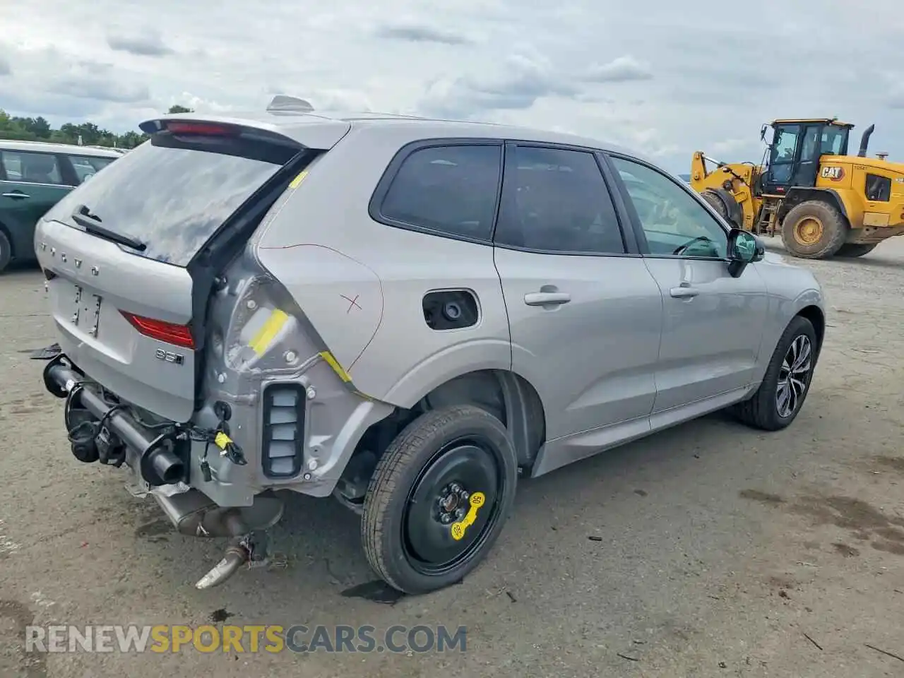 3 Photograph of a damaged car YV4L12RL7R1724274 VOLVO XC60 2024