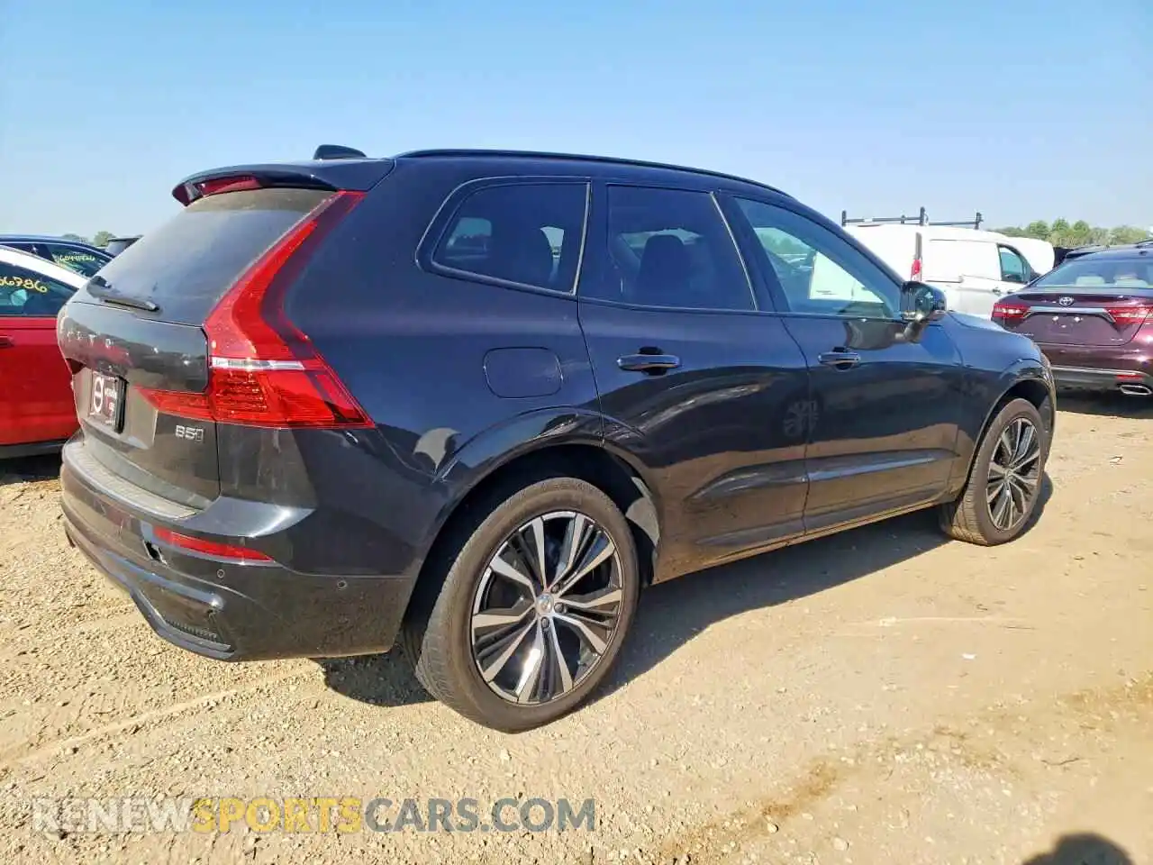3 Photograph of a damaged car YV4L12RL7R1846276 VOLVO XC60 2024