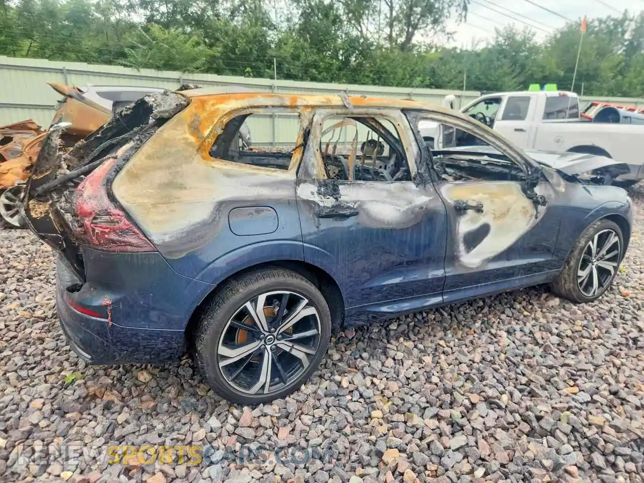 3 Photograph of a damaged car YV4L12RM9R1836714 VOLVO XC60 2024