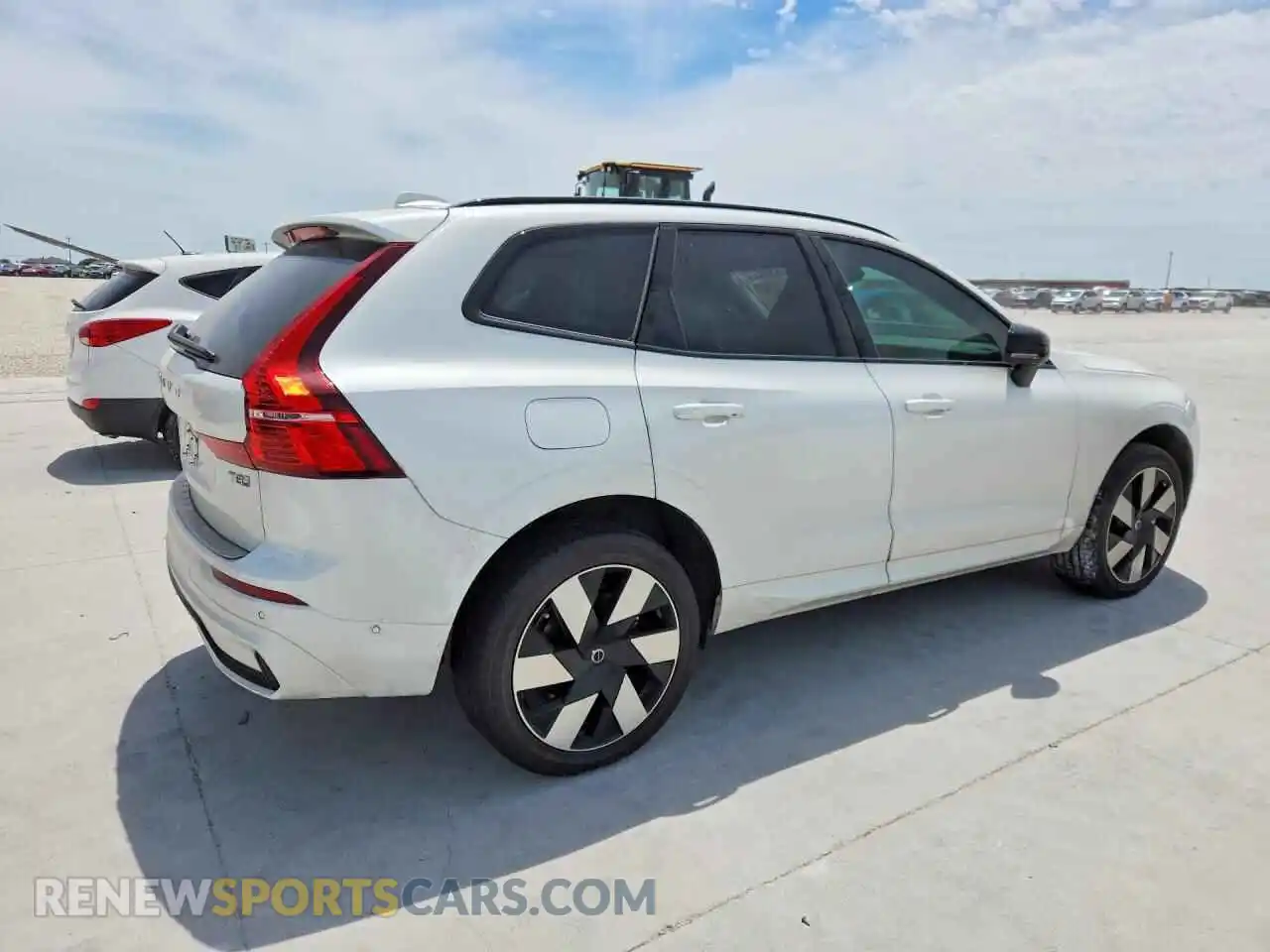 3 Photograph of a damaged car YV4H60RC0S1007880 VOLVO XC60 2025