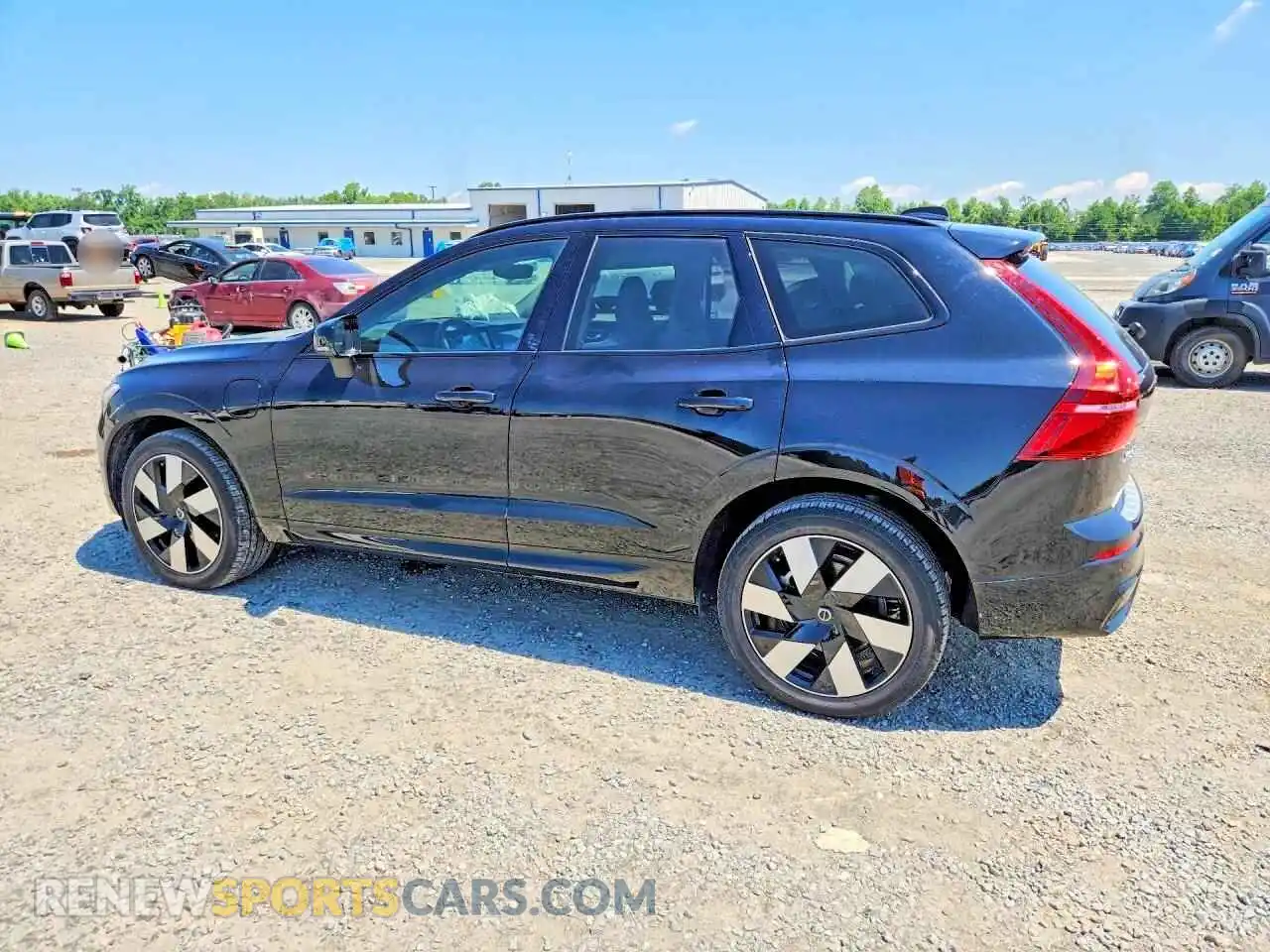 2 Photograph of a damaged car YV4H60RC9S1104351 VOLVO XC60 2025