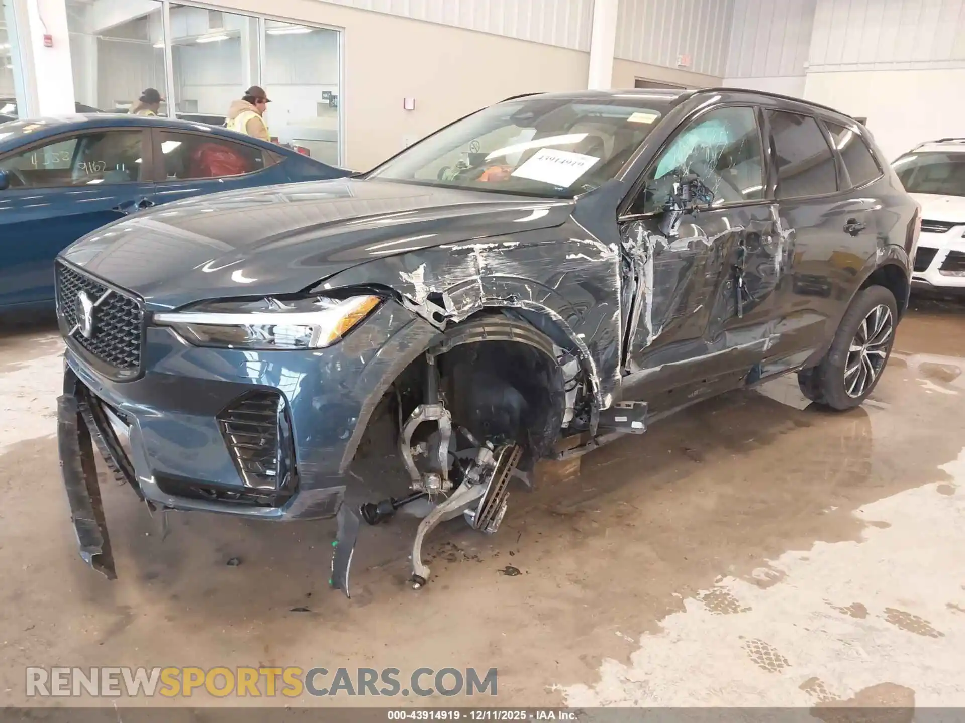 2 Photograph of a damaged car YV4M12RC1S1103980 VOLVO XC60 2025