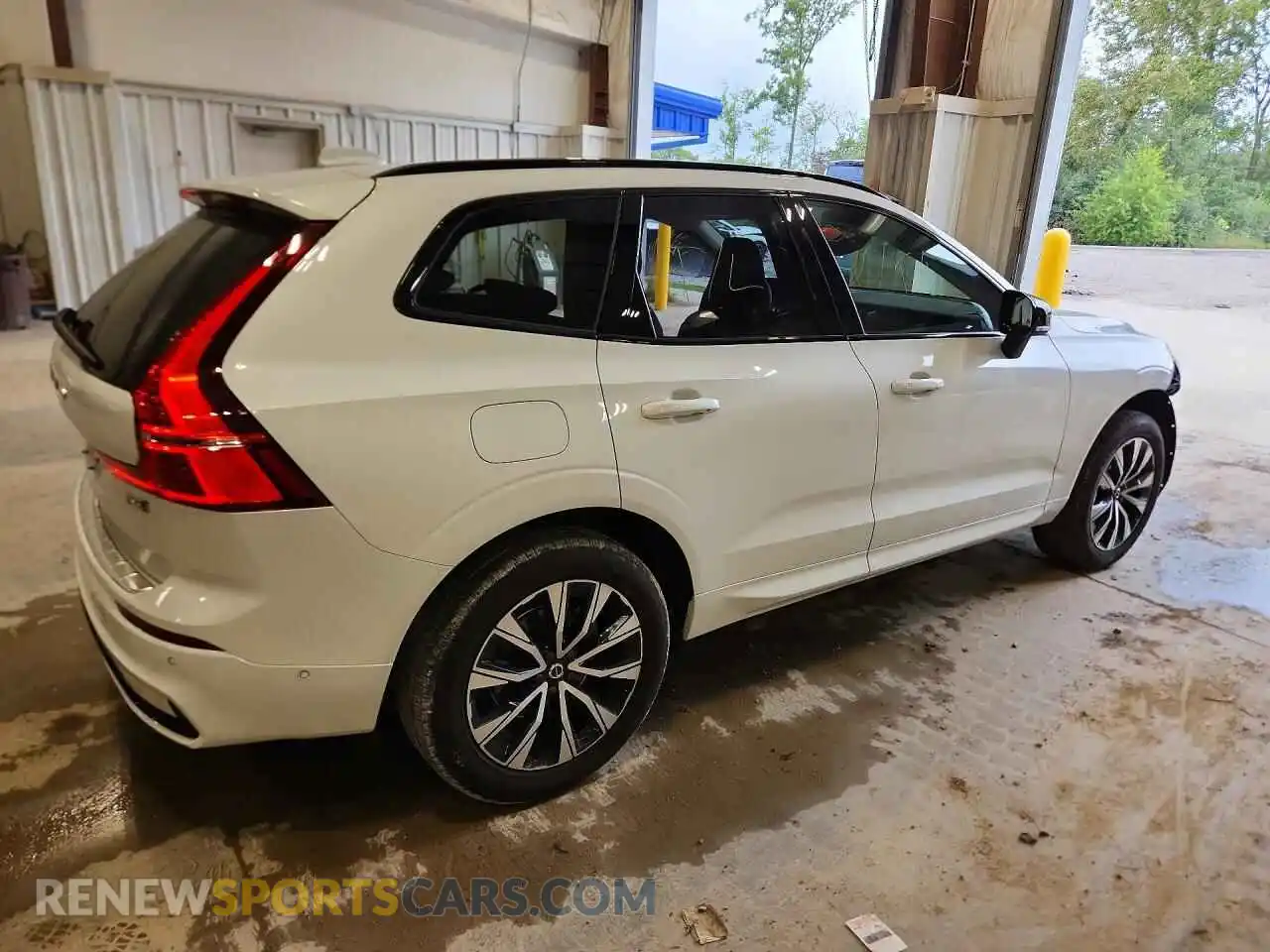 3 fotografías del automóvil dañado YV4M12RC2S1184584 VOLVO XC60 2025