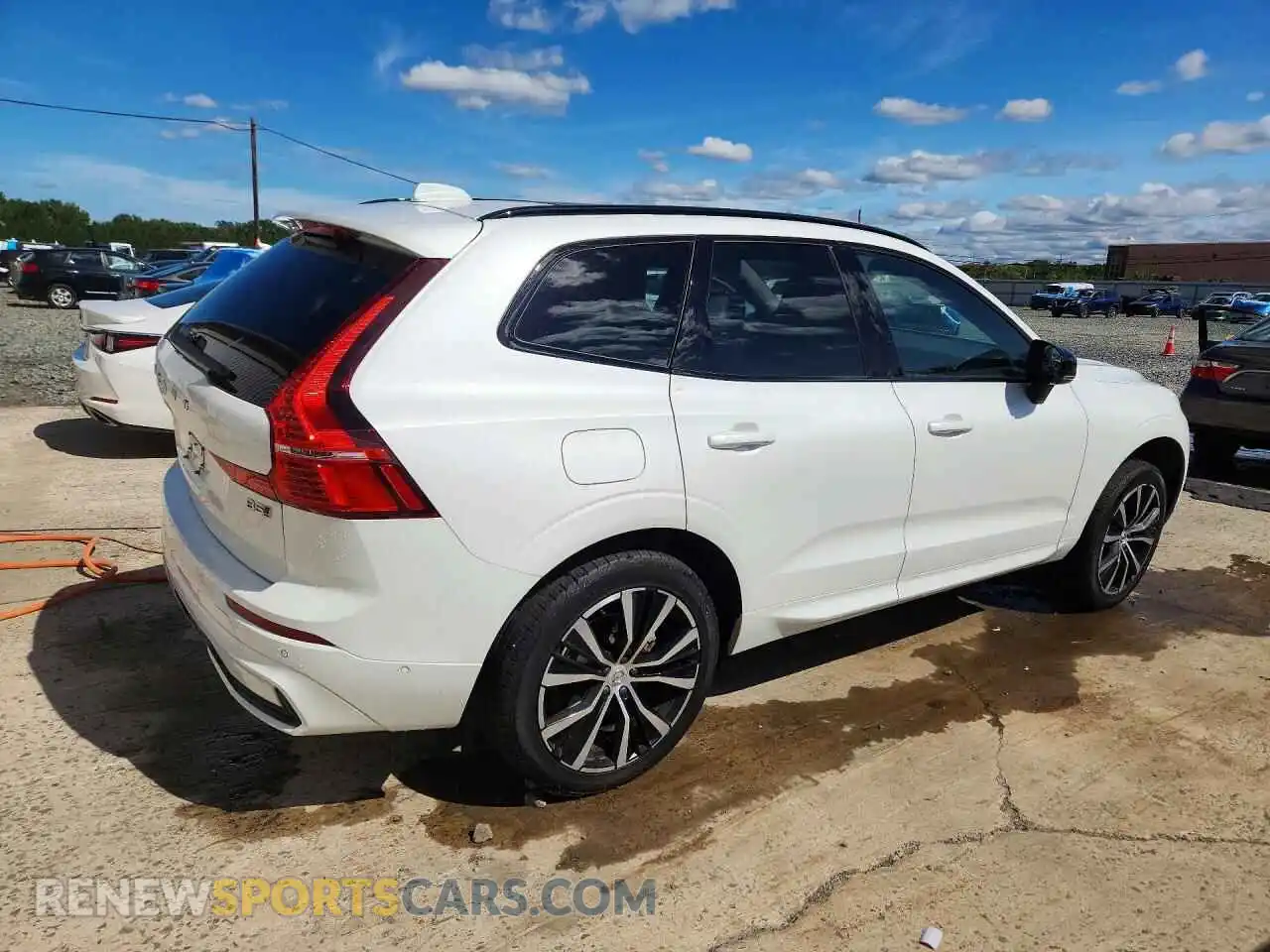 3 fotografías del automóvil dañado YV4M12RC3S1183010 VOLVO XC60 2025