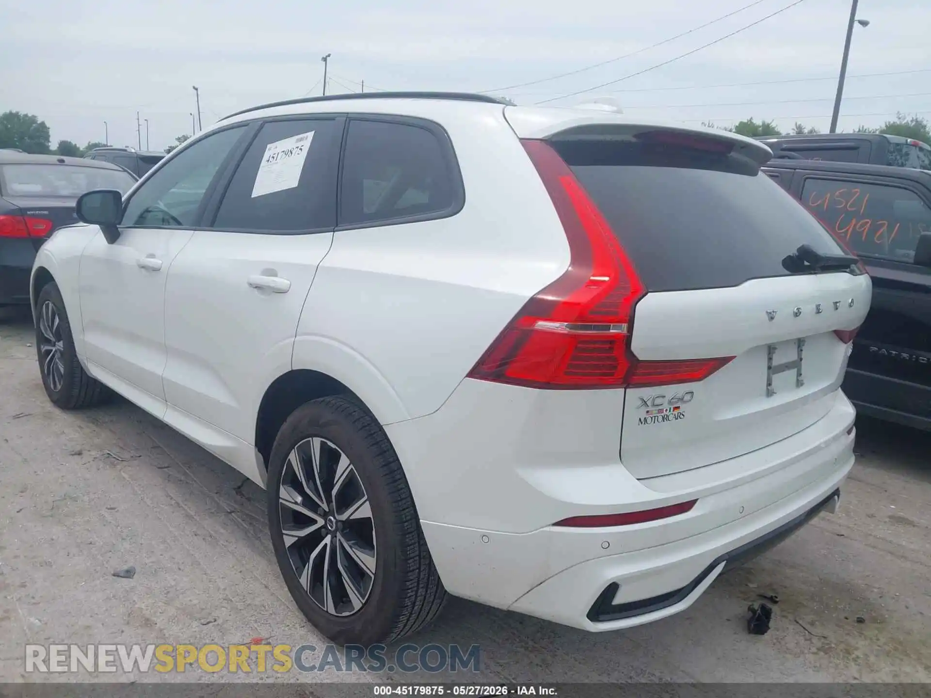3 Photograph of a damaged car YV4M12RC5S1087587 VOLVO XC60 2025