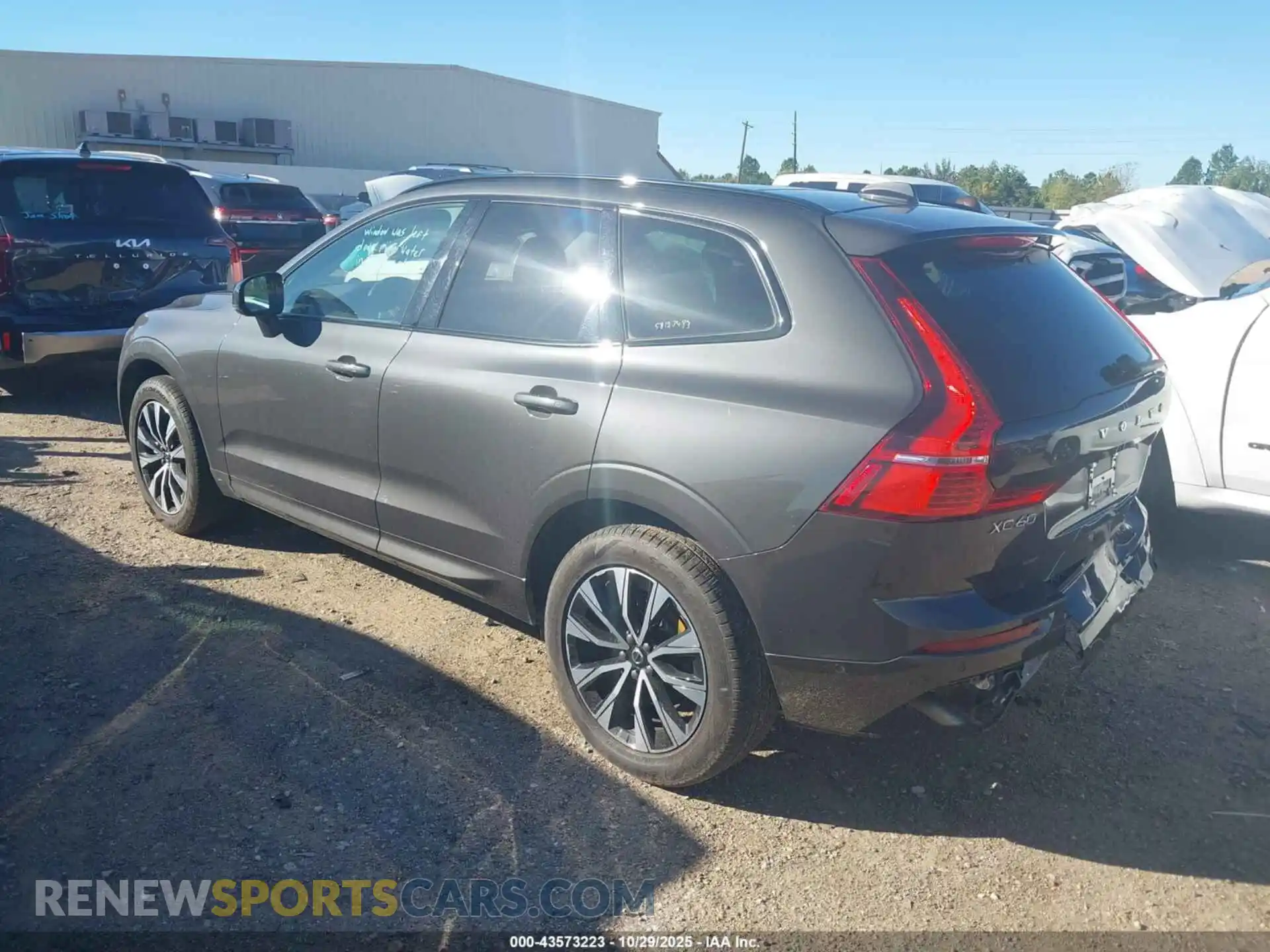 3 Photograph of a damaged car YV4M12RC5S1175751 VOLVO XC60 2025