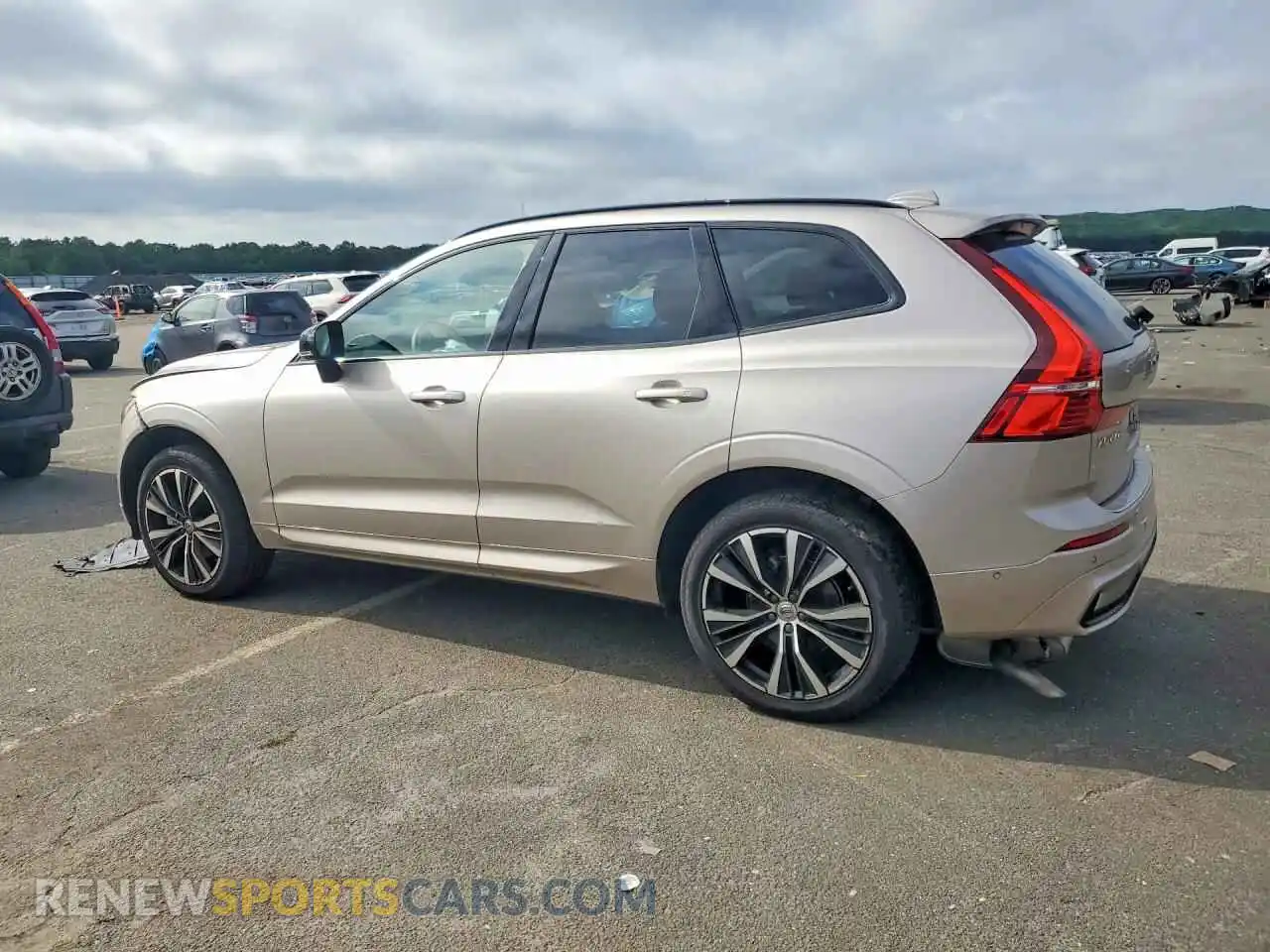 2 Фотография поврежденного автомобиля YV4M12RCXS1113178 VOLVO XC60 2025