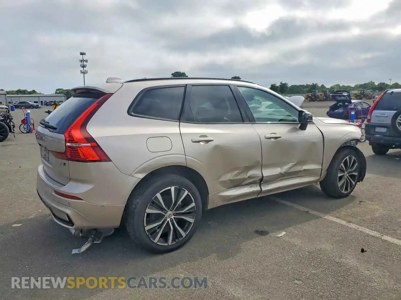 3 Фотография поврежденного автомобиля YV4M12RCXS1113178 VOLVO XC60 2025