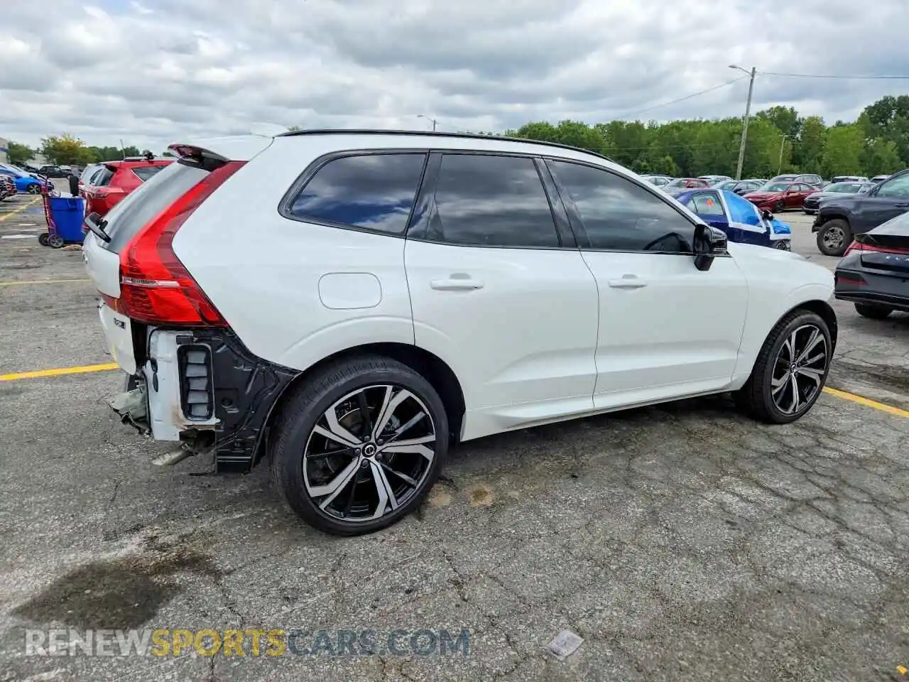 3 Photograph of a damaged car YV4M12RM6S1028752 VOLVO XC60 2025