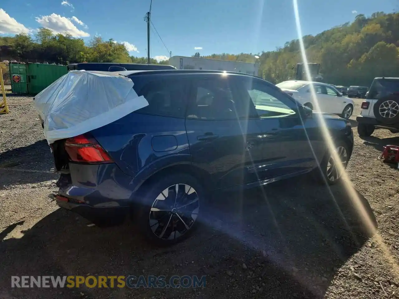 3 fotografías del automóvil dañado YV4H60RC9T1432953 VOLVO XC60 2026