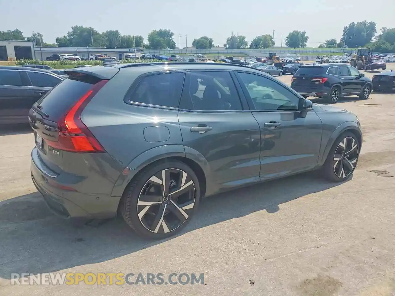 3 fotografías del automóvil dañado YV4H60RM4T1300577 VOLVO XC60 2026
