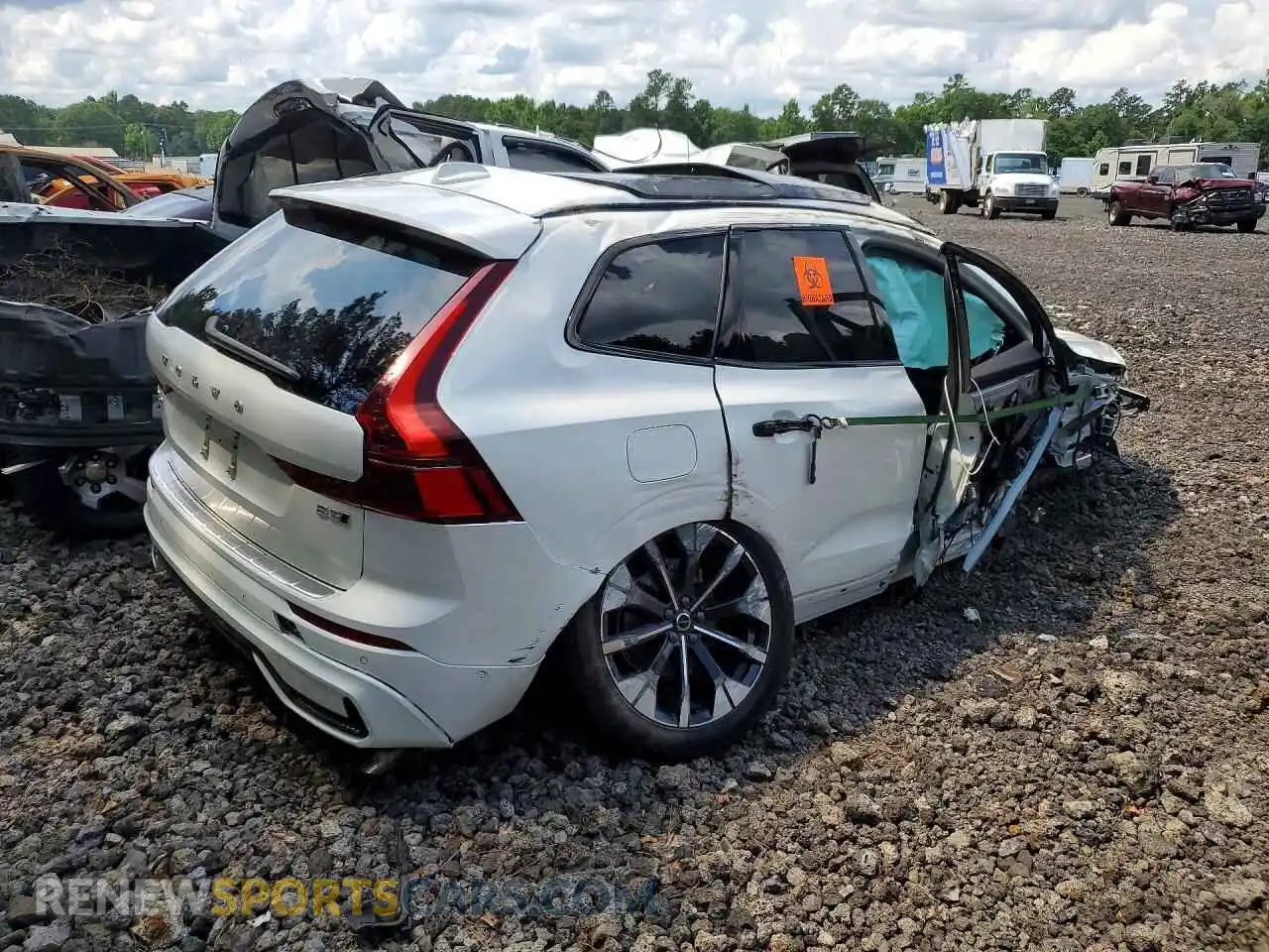 3 Photograph of a damaged car YV4M12RC0T1454199 VOLVO XC60 2026