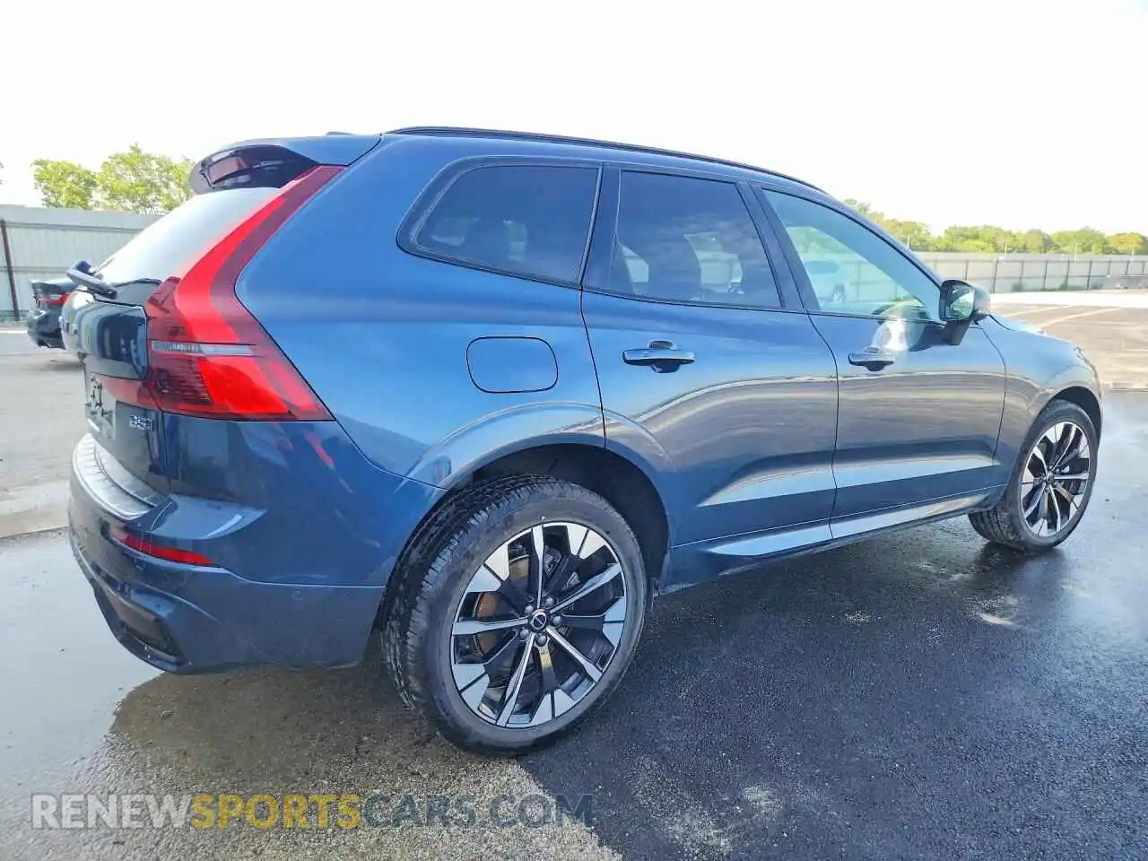 3 Photograph of a damaged car YV4M12RC4T1458224 VOLVO XC60 2026