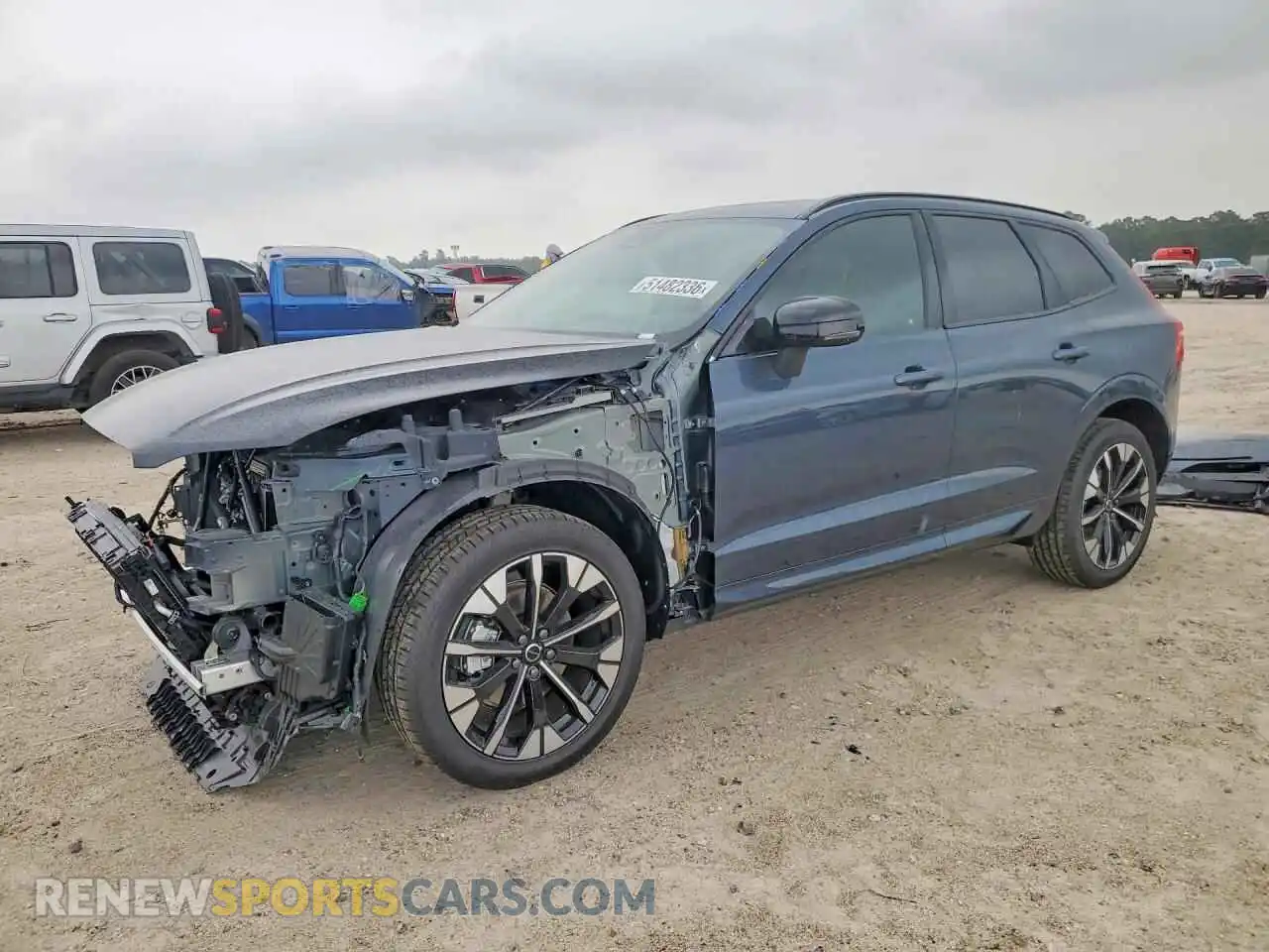 1 fotografías del automóvil dañado YV4M12RC6T1416816 VOLVO XC60 2026