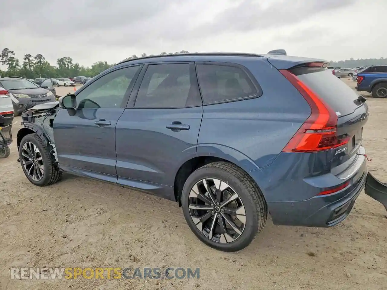 2 fotografías del automóvil dañado YV4M12RC6T1416816 VOLVO XC60 2026