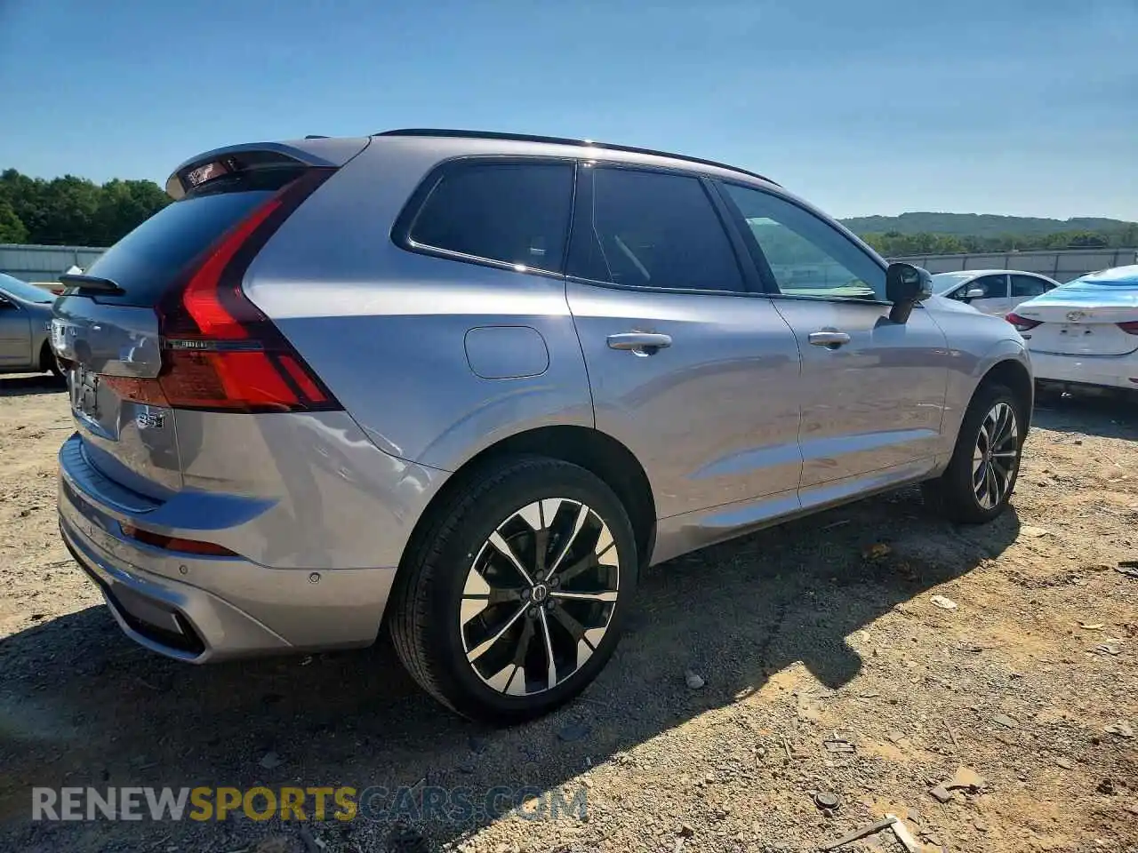 3 fotografías del automóvil dañado YV4M12RC8T1493820 VOLVO XC60 2026