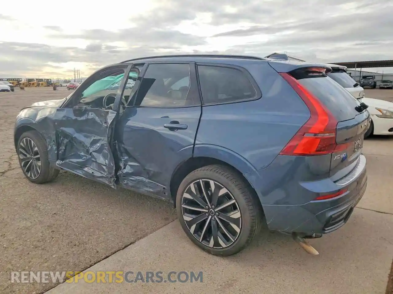 2 Photograph of a damaged car YV4M12RM6T1450814 VOLVO XC60 2026