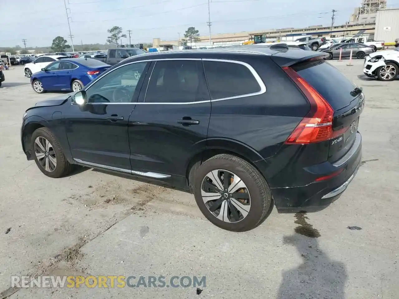 2 fotografías del automóvil dañado YV4H60DV7P1264387 VOLVO XC60 CORE 2023