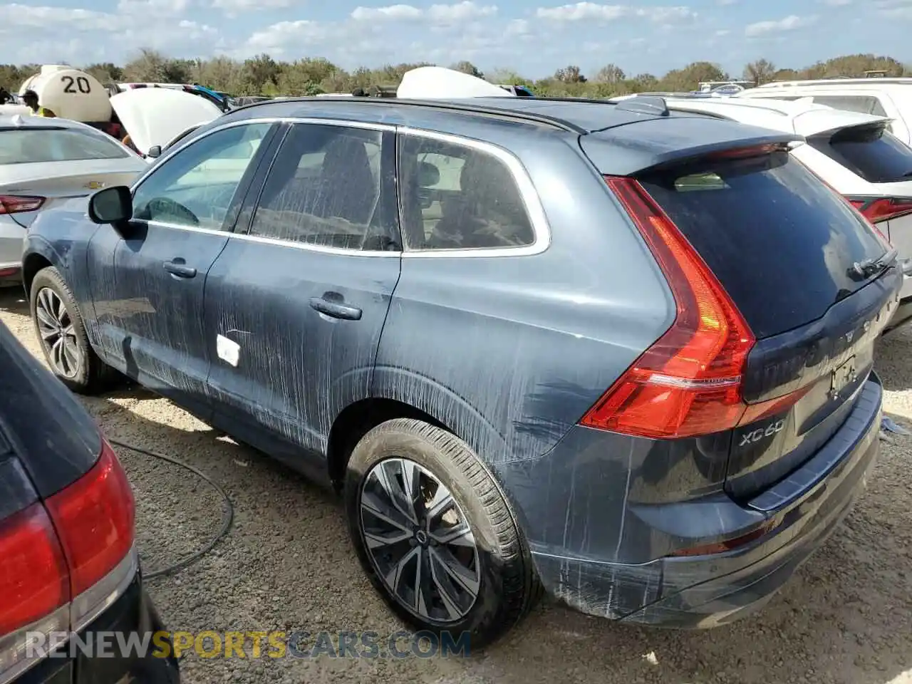 2 fotografías del automóvil dañado YV4L12RV6P1253412 VOLVO XC60 CORE 2023