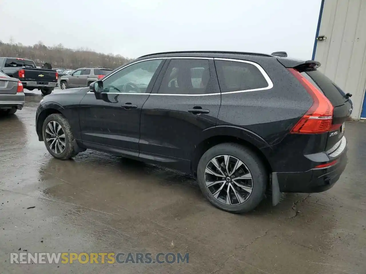 2 fotografías del automóvil dañado YV4L12RV8P1239706 VOLVO XC60 CORE 2023
