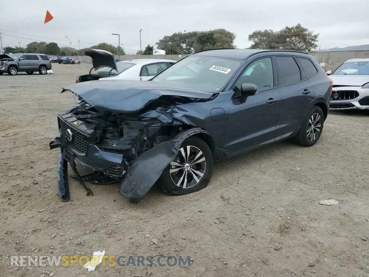 1 Фотография поврежденного автомобиля YV4H60DK3R1776379 VOLVO XC60 CORE 2024