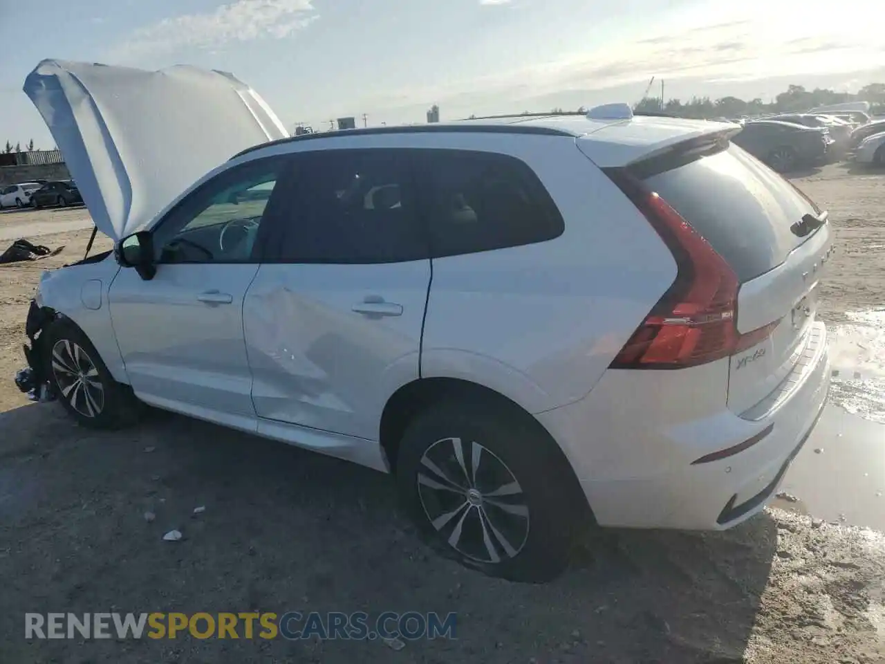 2 Фотография поврежденного автомобиля YV4H60DK5R1946421 VOLVO XC60 CORE 2024
