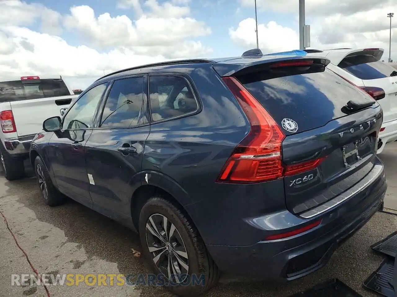 2 Фотография поврежденного автомобиля YV4L12RK1R1716176 VOLVO XC60 CORE 2024