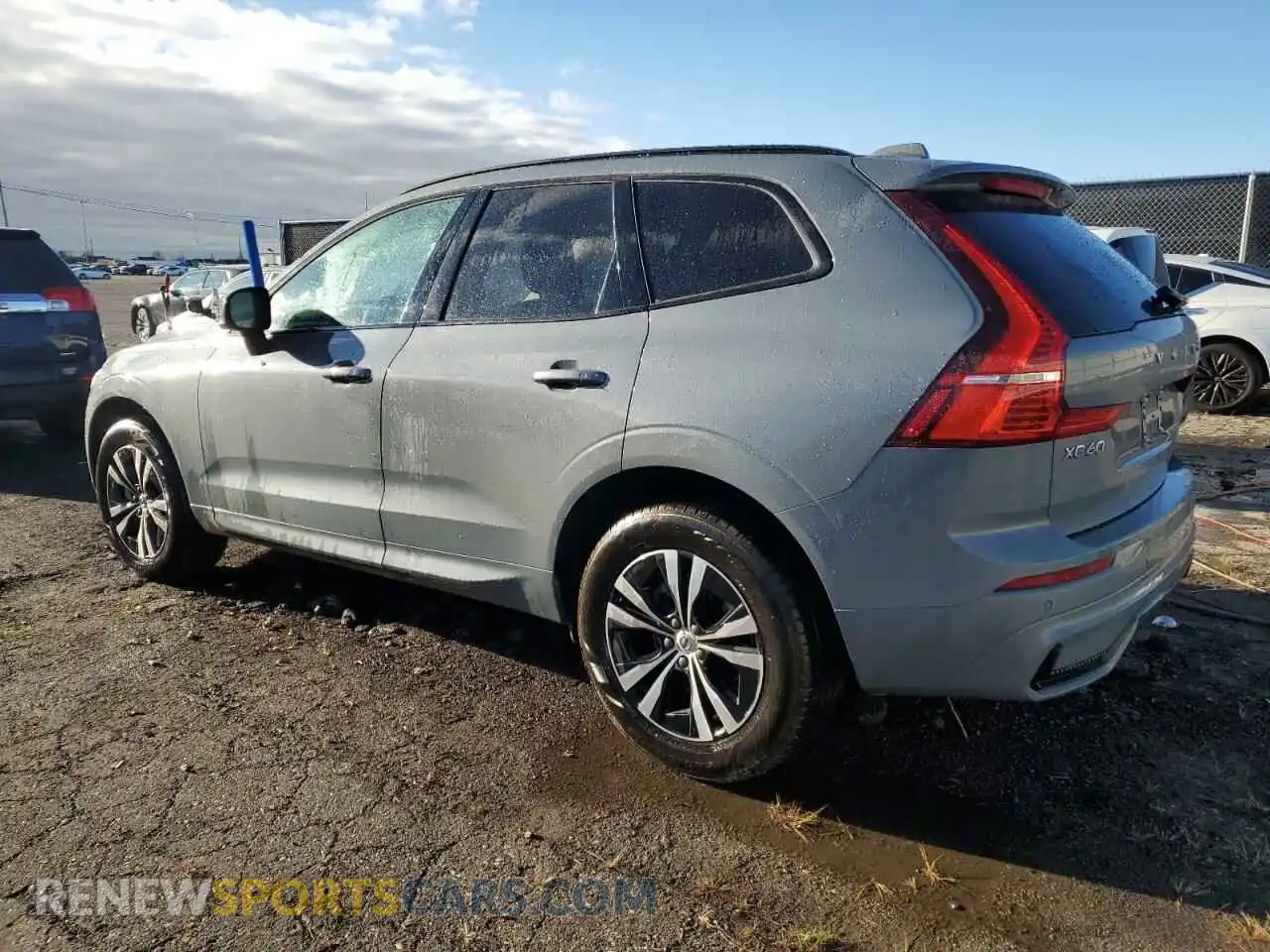 2 Фотография поврежденного автомобиля YV4L12RK3R1774886 VOLVO XC60 CORE 2024