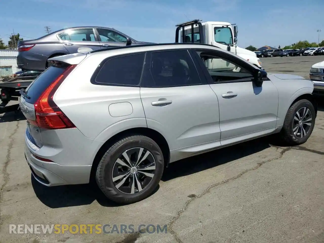 3 Фотография поврежденного автомобиля YV4L12RK3R1835993 VOLVO XC60 CORE 2024