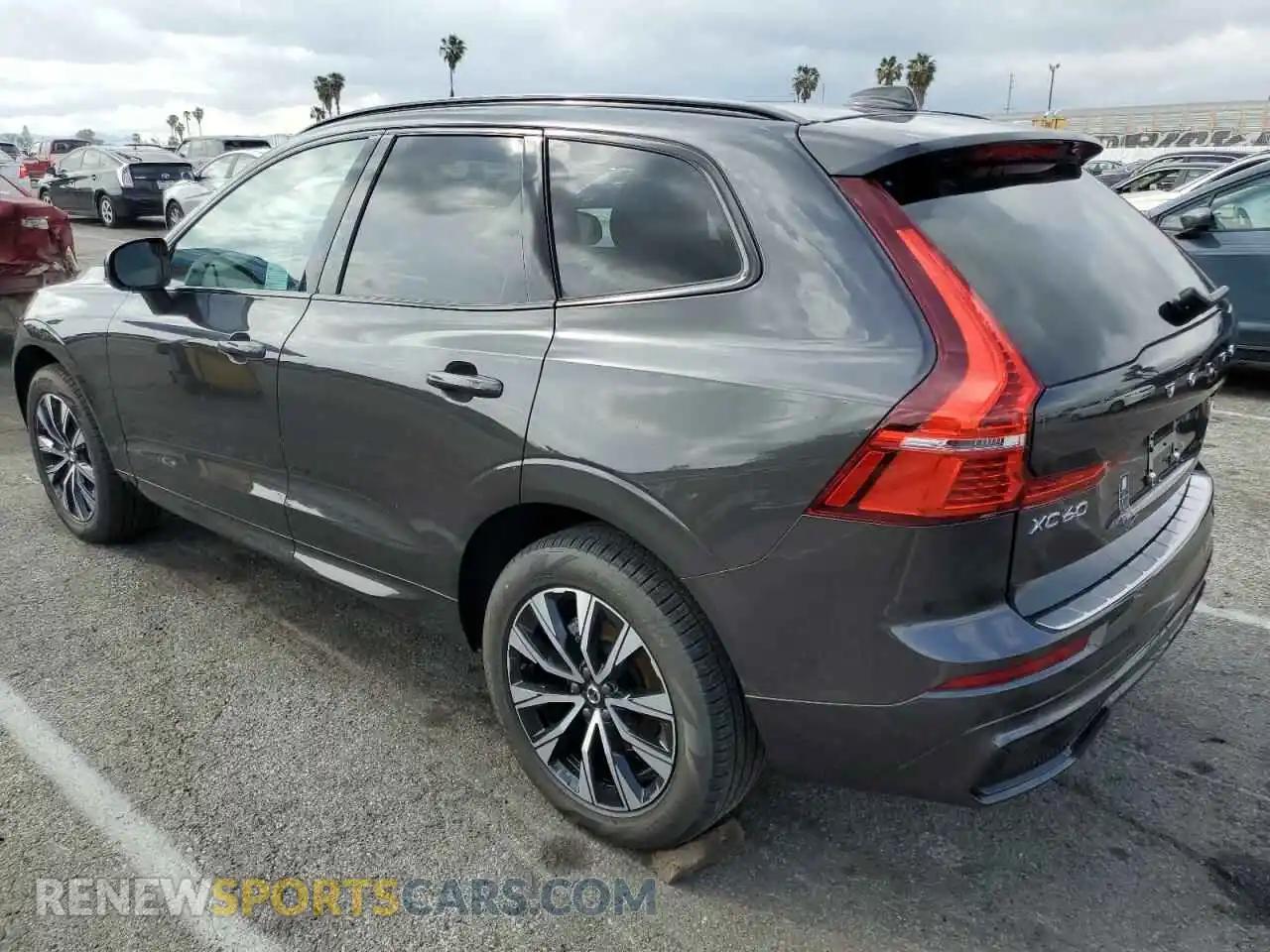 2 Фотография поврежденного автомобиля YV4M12RJ9S1053702 VOLVO XC60 CORE 2025