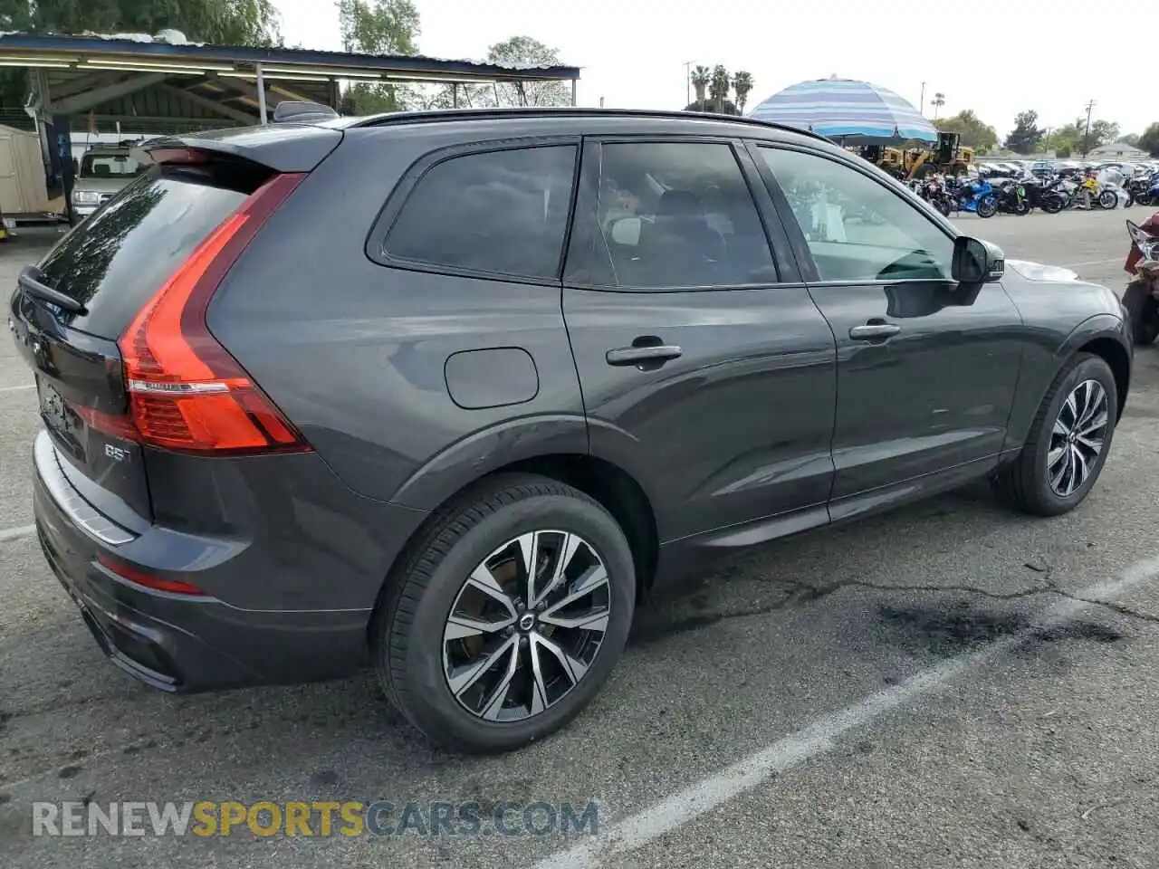 3 Фотография поврежденного автомобиля YV4M12RJ9S1053702 VOLVO XC60 CORE 2025