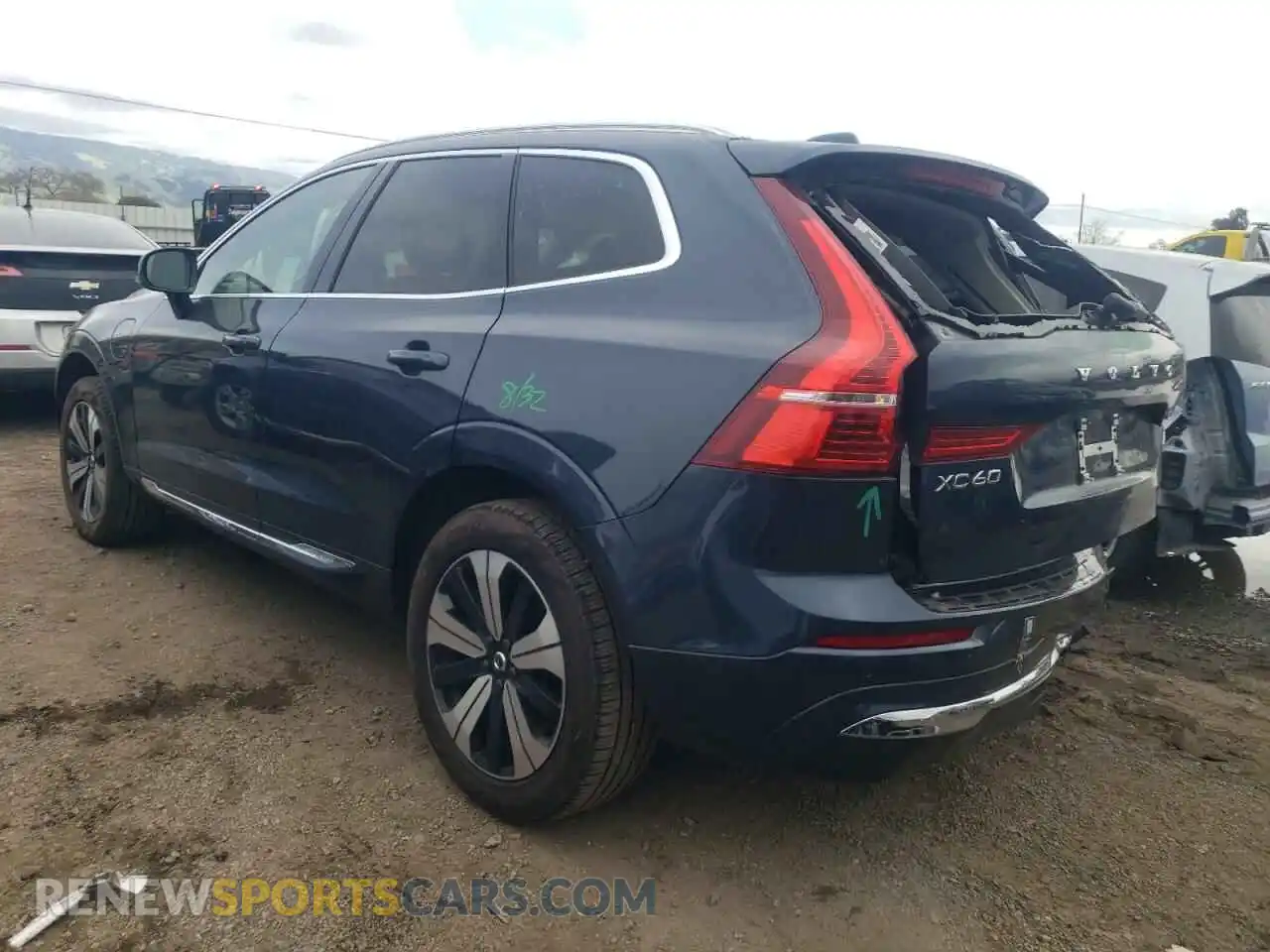 2 Photograph of a damaged car YV4H60DEXP1254789 VOLVO XC60 PLUS 2023