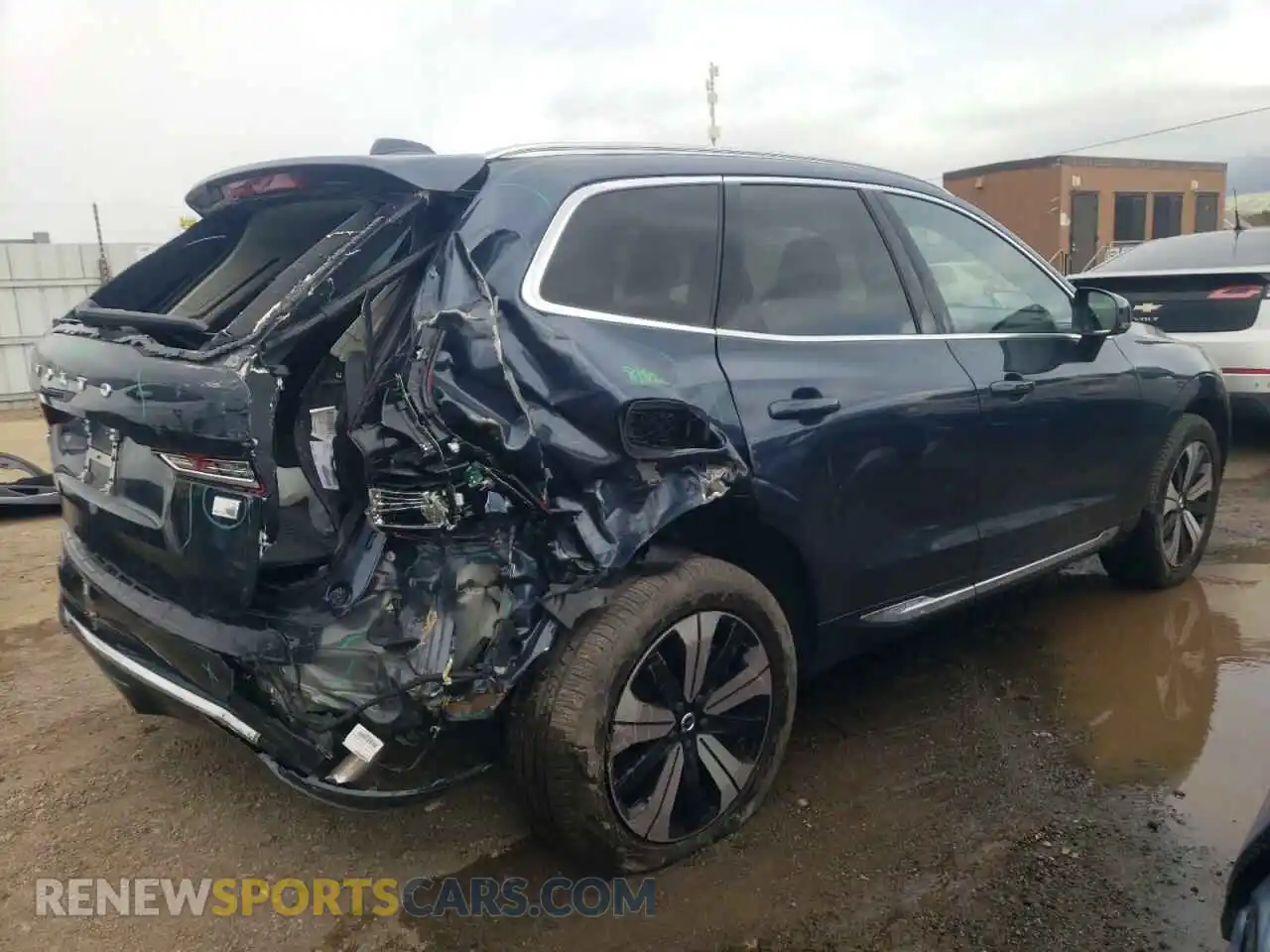 3 Photograph of a damaged car YV4H60DEXP1254789 VOLVO XC60 PLUS 2023
