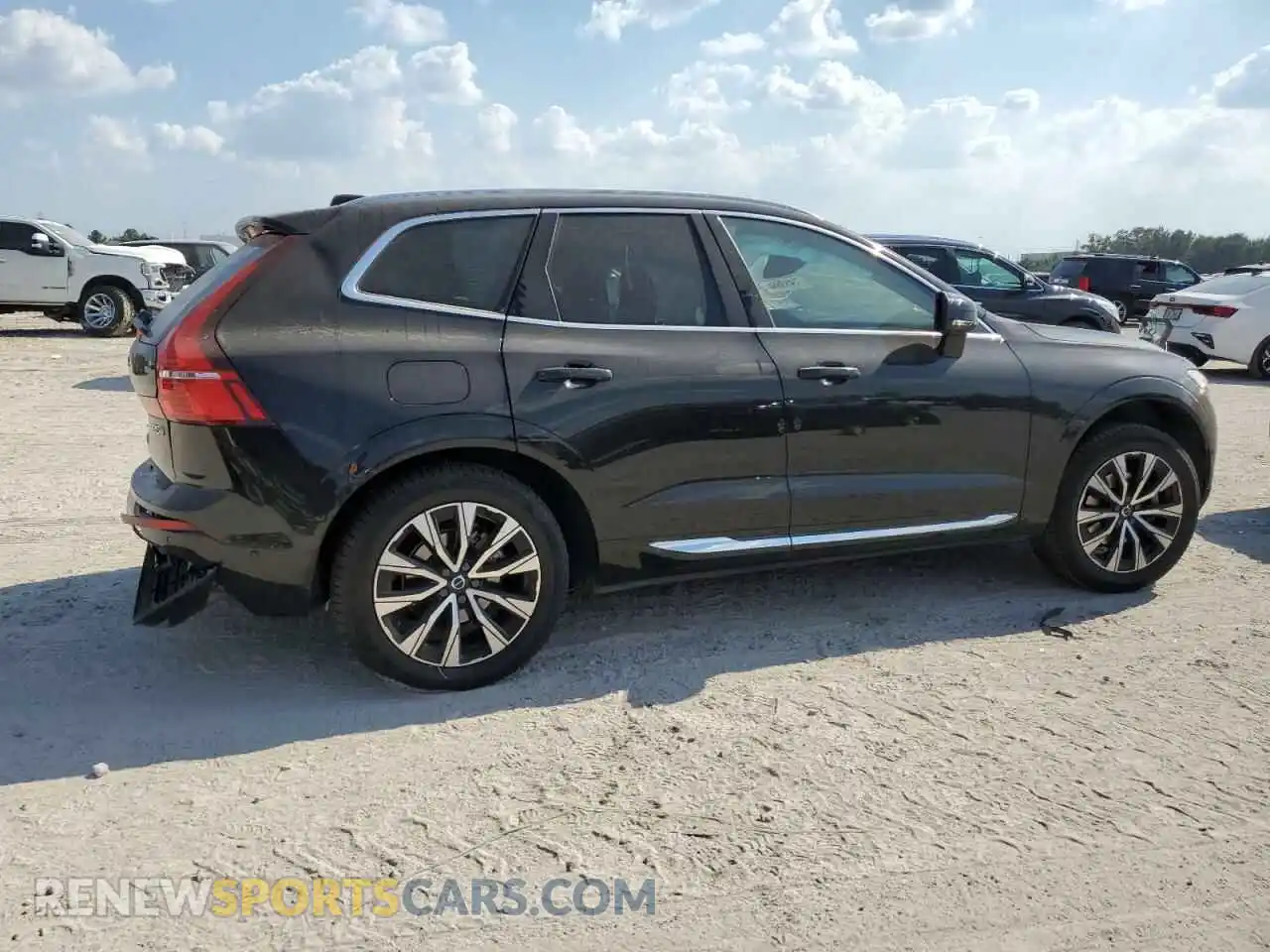3 fotografías del automóvil dañado YV4L12RE7P1352238 VOLVO XC60 PLUS 2023