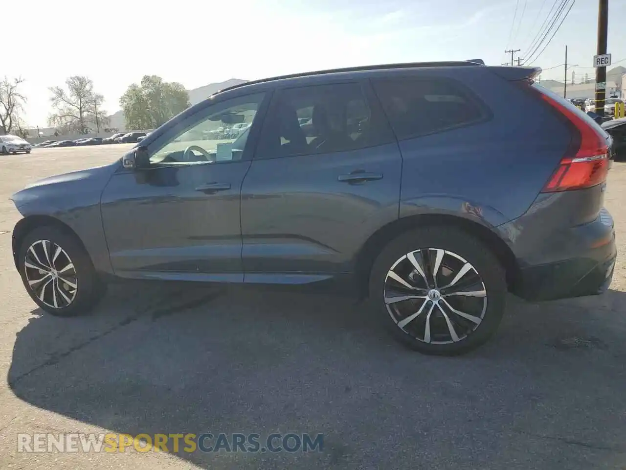 2 Фотография поврежденного автомобиля YV4L12RW5P1368043 VOLVO XC60 PLUS 2023