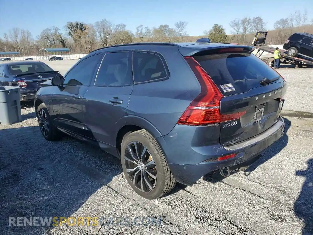 2 fotografías del automóvil dañado YV4L12RW7P1336243 VOLVO XC60 PLUS 2023