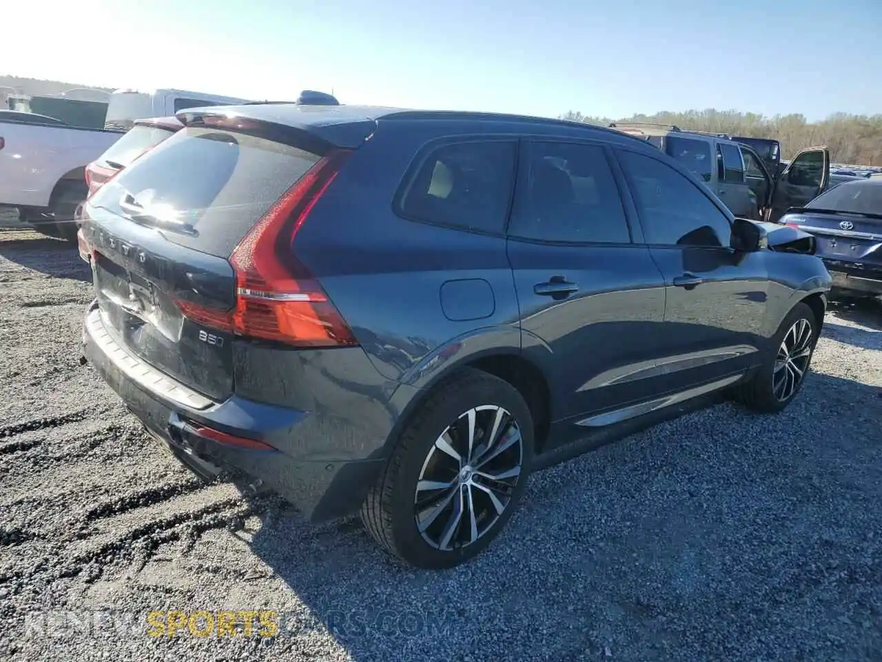 3 fotografías del automóvil dañado YV4L12RW7P1336243 VOLVO XC60 PLUS 2023