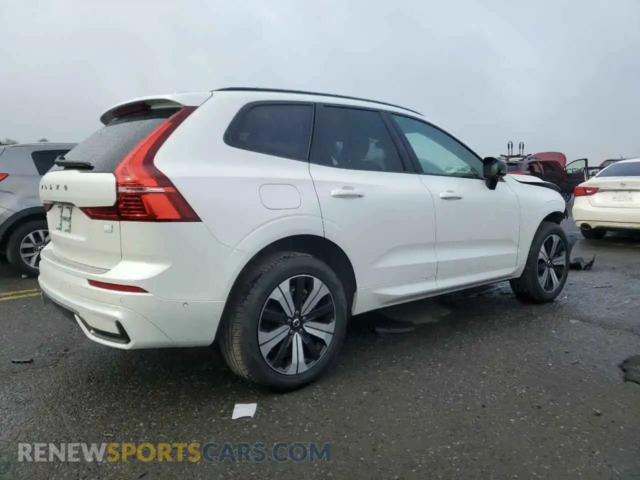 3 fotografías del automóvil dañado YV4H60DL4R1873955 VOLVO XC60 PLUS 2024